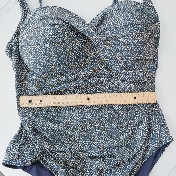 Bond Eye Australia Multi Fit Cup One Piece Swimsuit Sz M - Picture 5 of 12